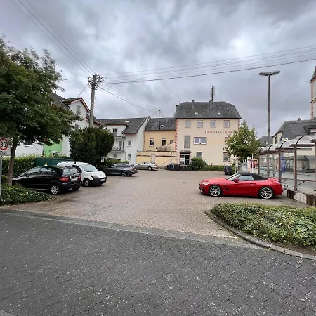Gross, Modern, Vollausgestattet, Gemuetlich Mit Kueche Und Parkplatz Fuer Urlaub Oder Business * Kettig