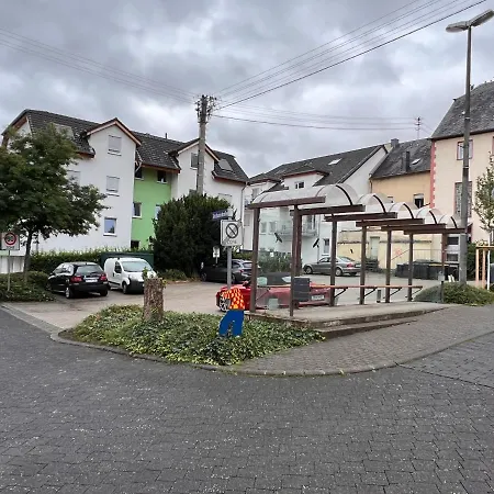 Gross, Modern, Vollausgestattet, Gemuetlich Mit Kueche Und Parkplatz Fuer Urlaub Oder Business * Kettig