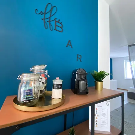 Gross, Modern, Vollausgestattet, Gemuetlich Mit Kueche Und Parkplatz Fuer Urlaub Oder Business