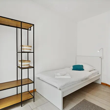 Lejlighed Gross, Modern, Vollausgestattet, Gemuetlich Mit Kueche Und Parkplatz Fuer Urlaub Oder Business Kettig