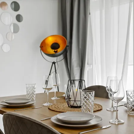 Lejlighed Gross, Modern, Vollausgestattet, Gemuetlich Mit Kueche Und Parkplatz Fuer Urlaub Oder Business Kettig