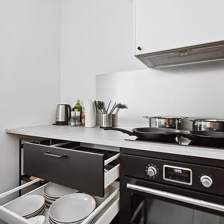 Apartman Gross, Modern, Vollausgestattet, Gemuetlich Mit Kueche Und Parkplatz Fuer Urlaub Oder Business Kettig