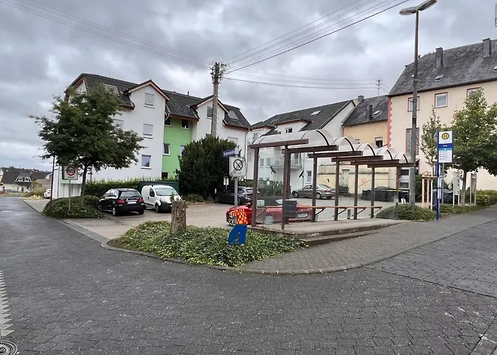 Gross, Modern, Vollausgestattet, Gemuetlich Mit Kueche Und Parkplatz Fuer Urlaub Oder Business * Kettig