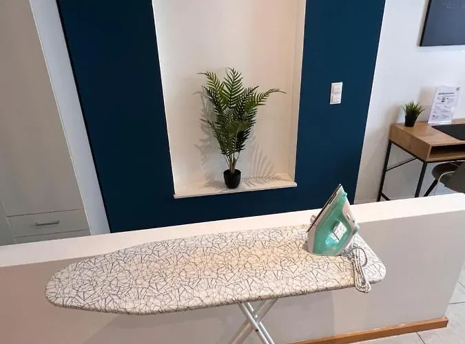 公寓 Gross, Modern, Vollausgestattet, Gemuetlich Mit Kueche Und Parkplatz Fuer Urlaub Oder Business *