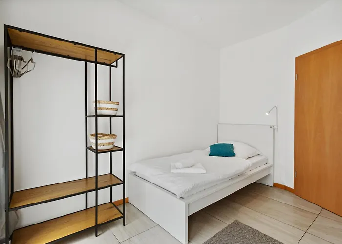 公寓 Gross, Modern, Vollausgestattet, Gemuetlich Mit Kueche Und Parkplatz Fuer Urlaub Oder Business Kettig